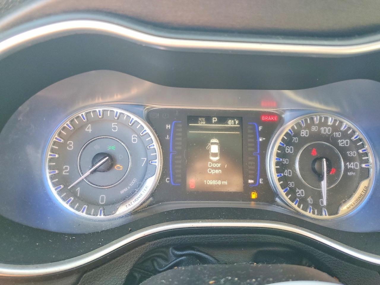 2015 Chrysler 200 Limited - zdjęcie 9