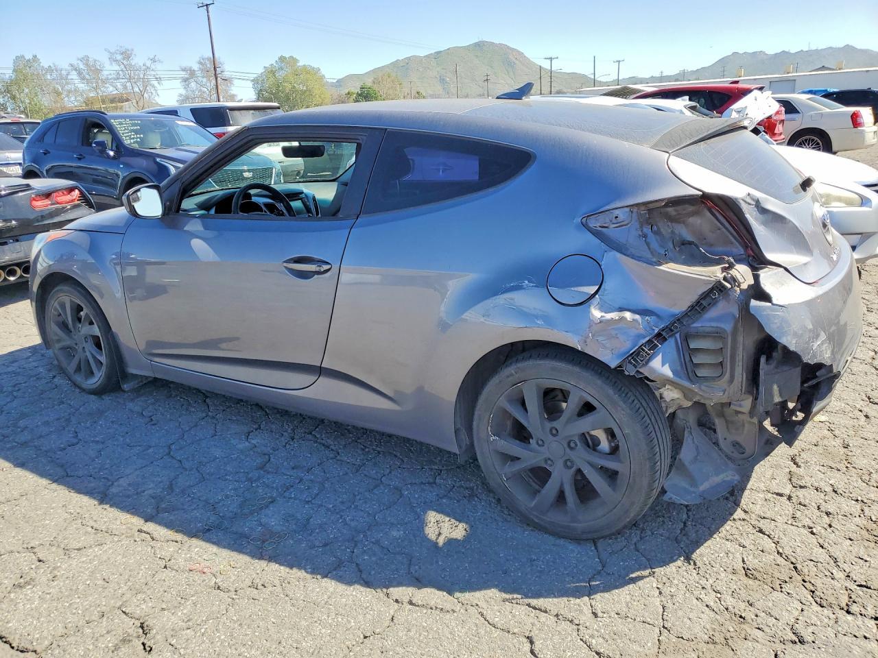 2016 Hyundai Veloster Base - zdjęcie 2