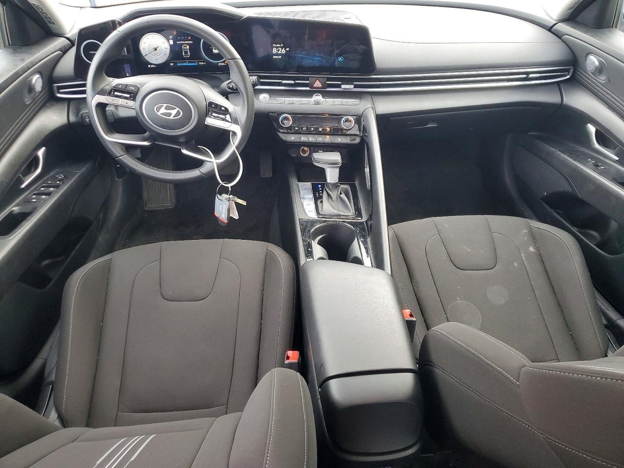 2025 Hyundai Elantra Sel Convenience - zdjęcie 8