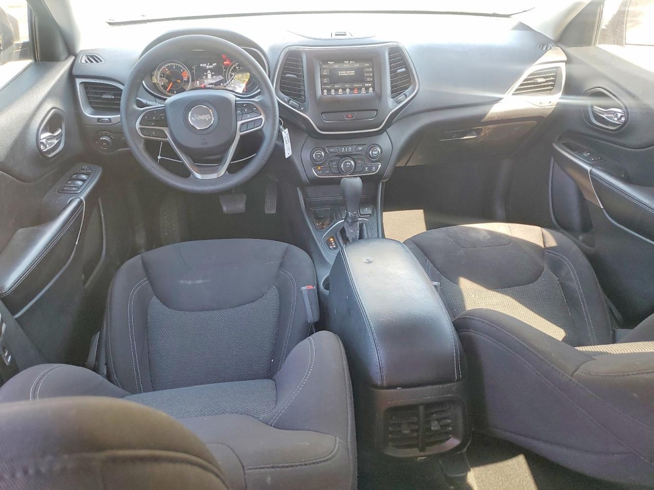 2019 Jeep Cherokee Latitude - zdjęcie 8