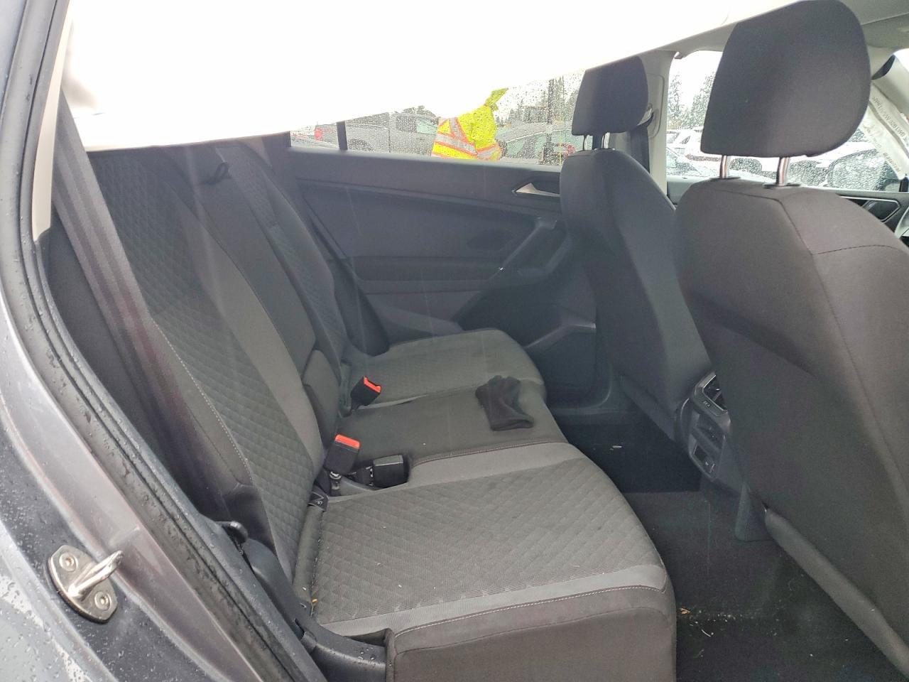 2018 Volkswagen Tiguan S - zdjęcie 10