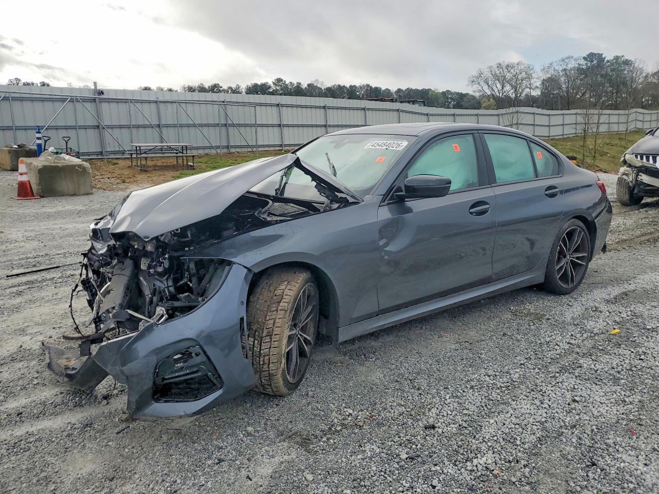 2021 BMW 330I - zdjęcie główne