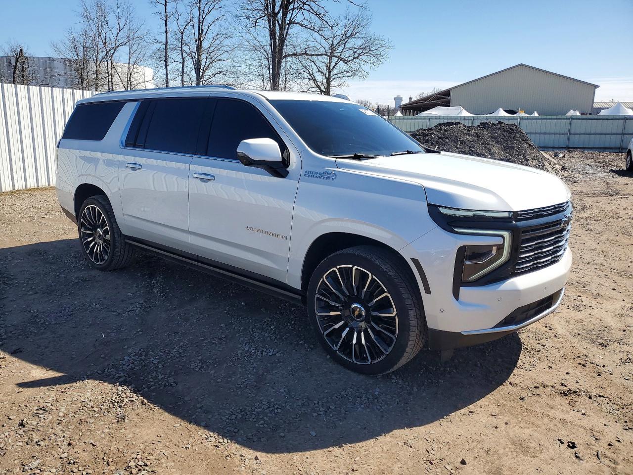 2025 Chevrolet Suburban K1500 High Country - zdjęcie 4
