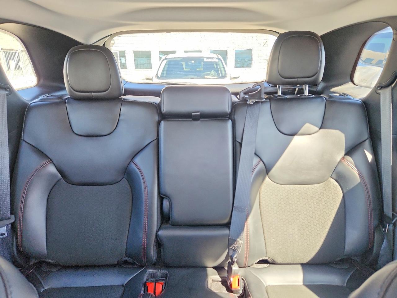 2021 Jeep Cherokee Trailhawk - zdjęcie 10