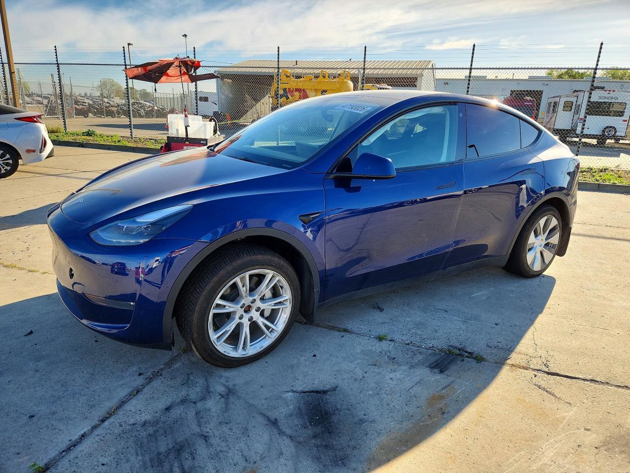 2023 Tesla Model Y - zdjęcie główne