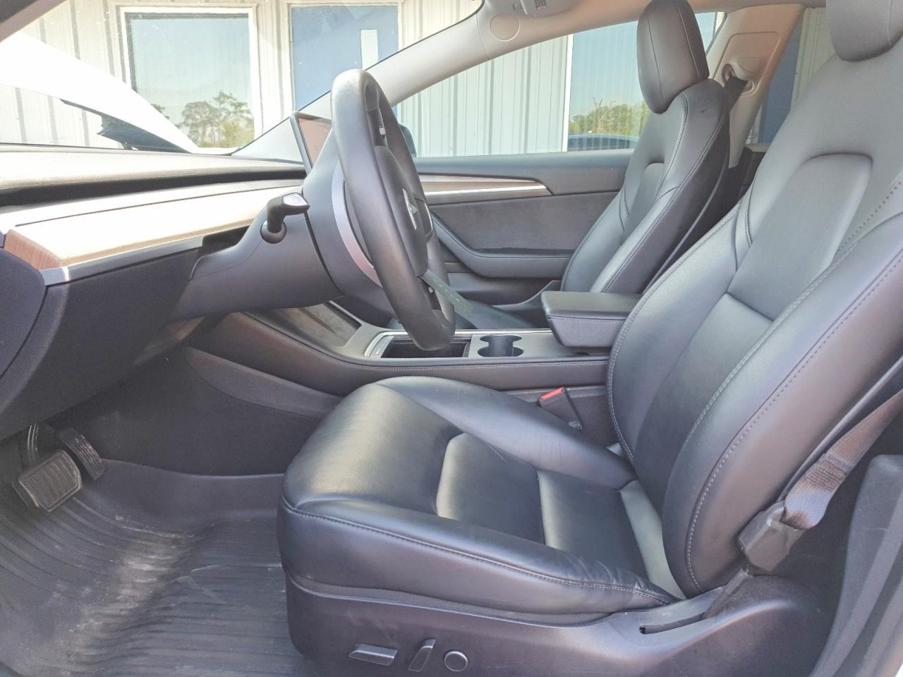 2022 Tesla Model 3 - zdjęcie 7