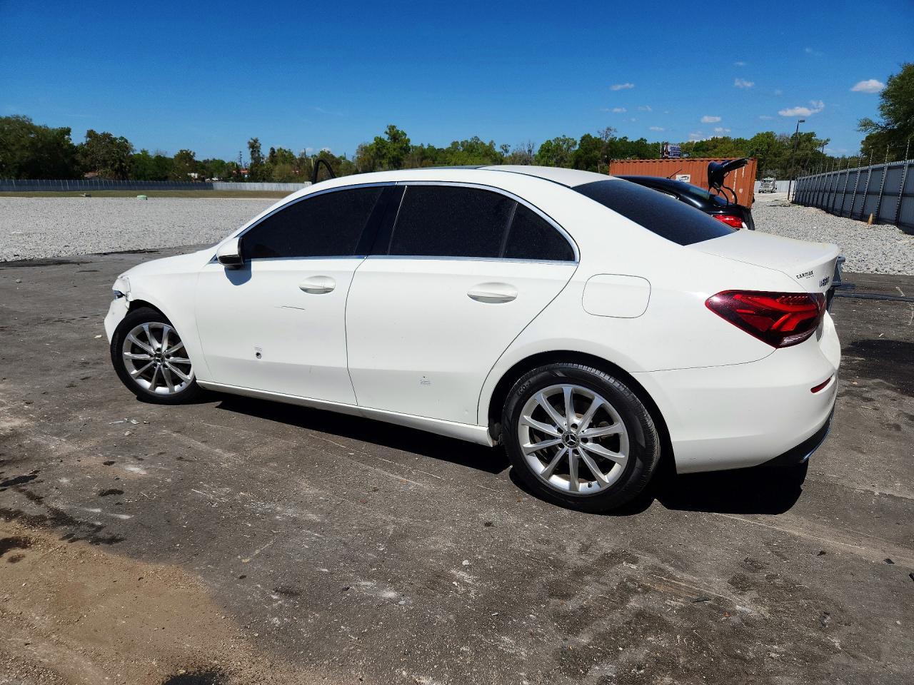 2020 Mercedes-Benz A 220 - zdjęcie 2