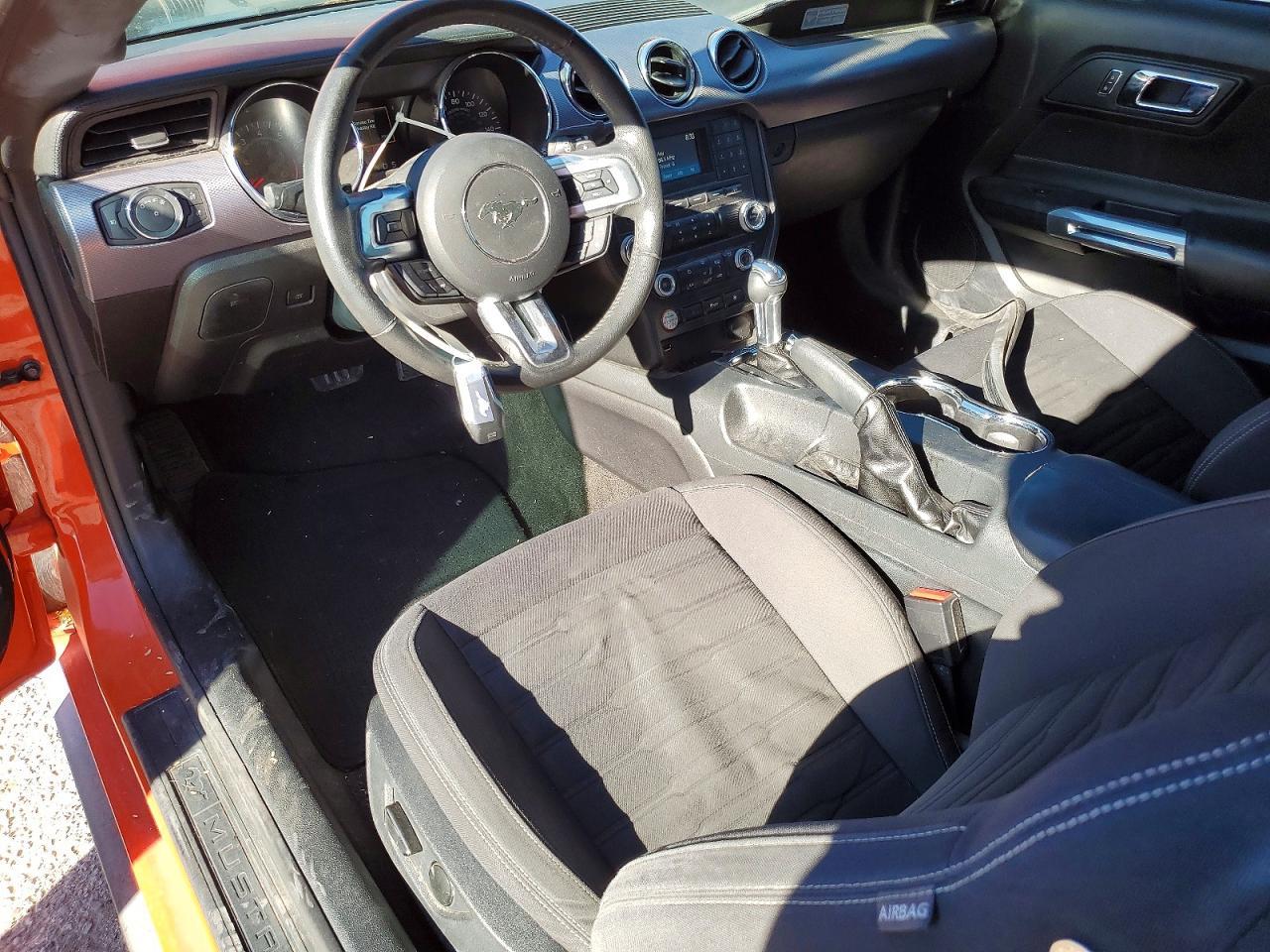 2015 Ford Mustang - zdjęcie 8