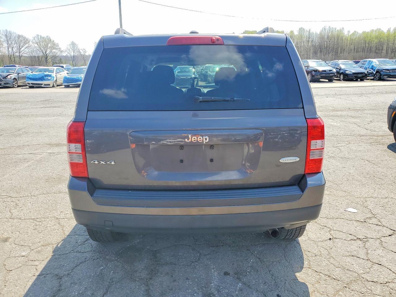 2015 Jeep Patriot Latitude - zdjęcie 6