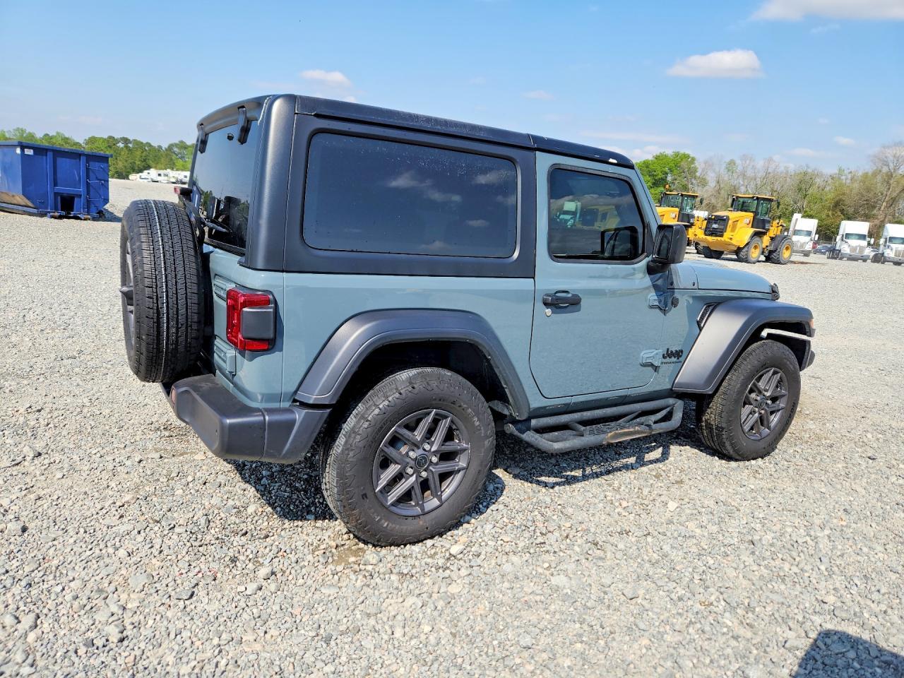 2025 Jeep Wrangler Sport - zdjęcie 3