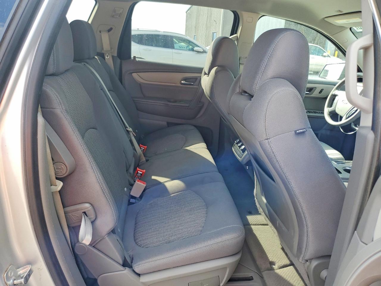 2015 Chevrolet Traverse Ls - zdjęcie 11