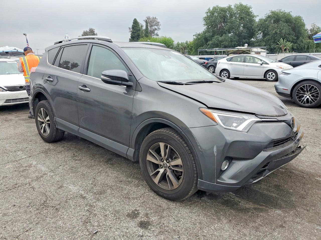 2018 Toyota Rav4 Xle - zdjęcie 4