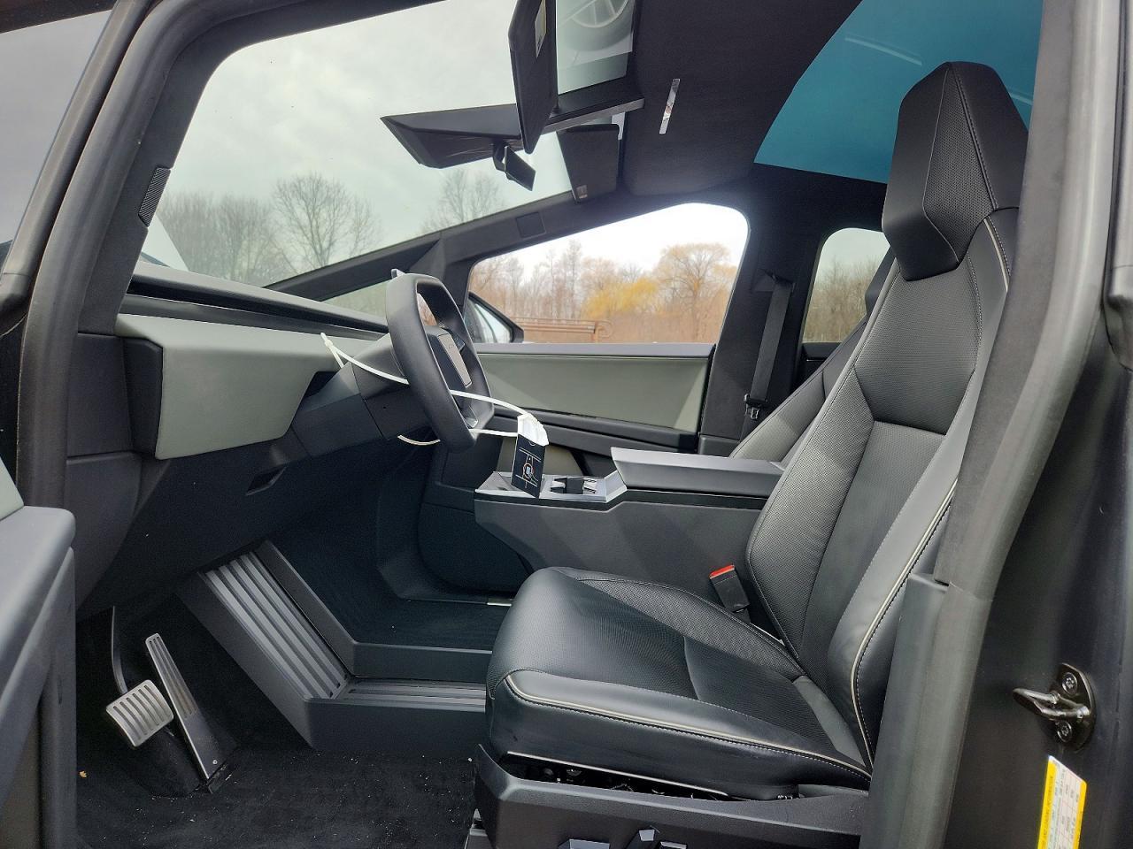 2024 Tesla Cybertruck - zdjęcie 7