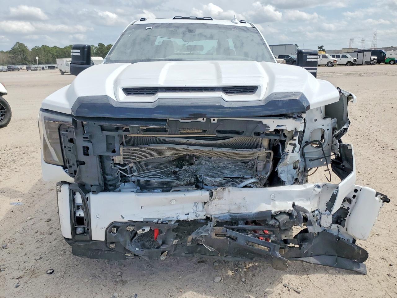 2024 GMC Sierra K2500 At4 - zdjęcie 5