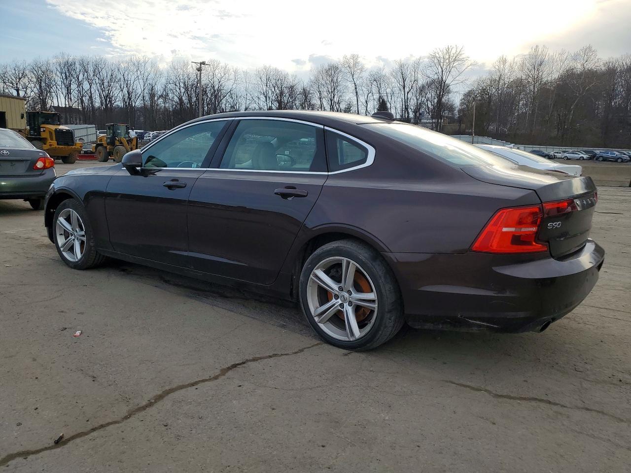 2018 Volvo S90 T5 Momentum - zdjęcie 2