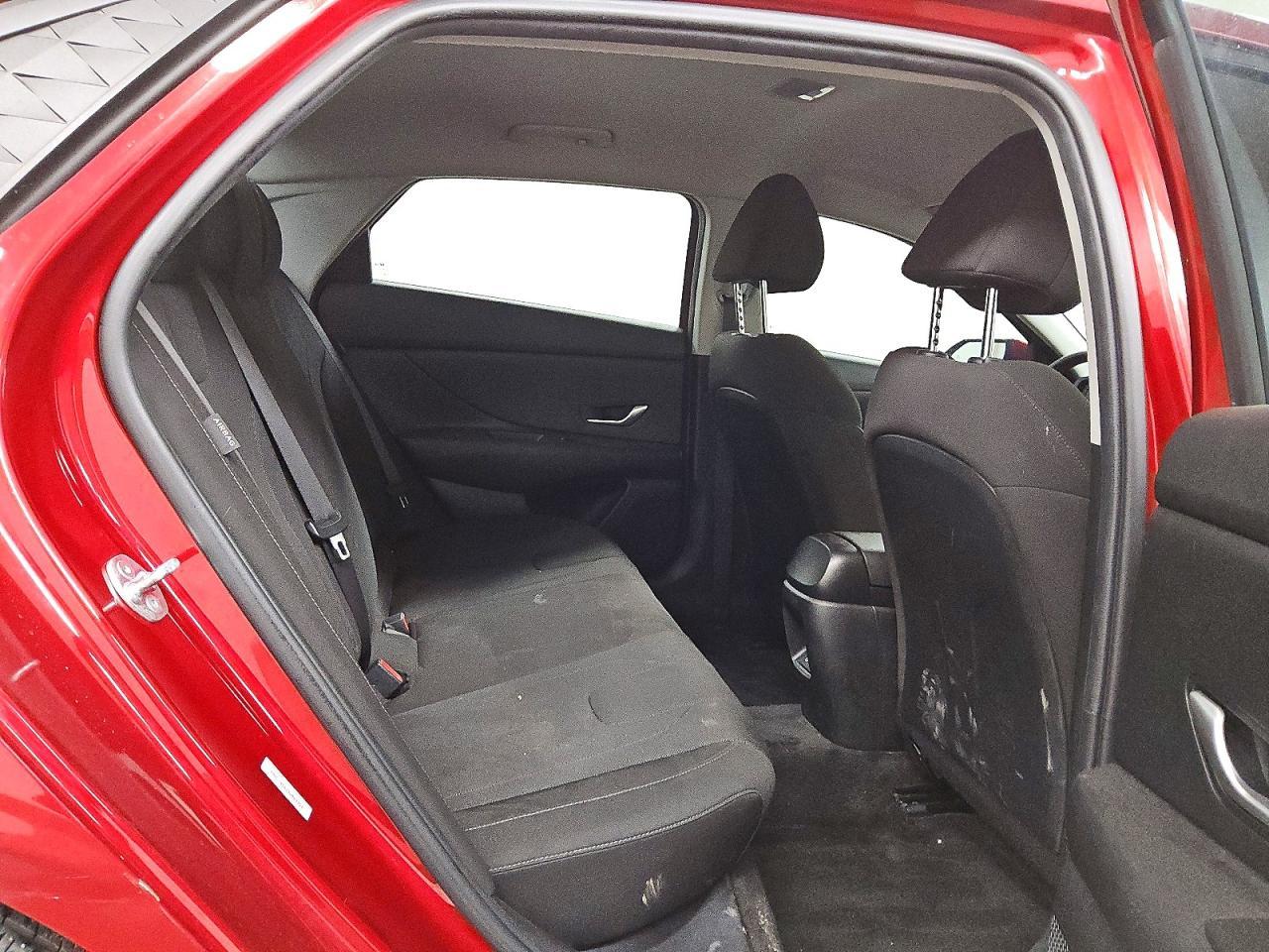 2025 Hyundai Elantra Se - zdjęcie 10