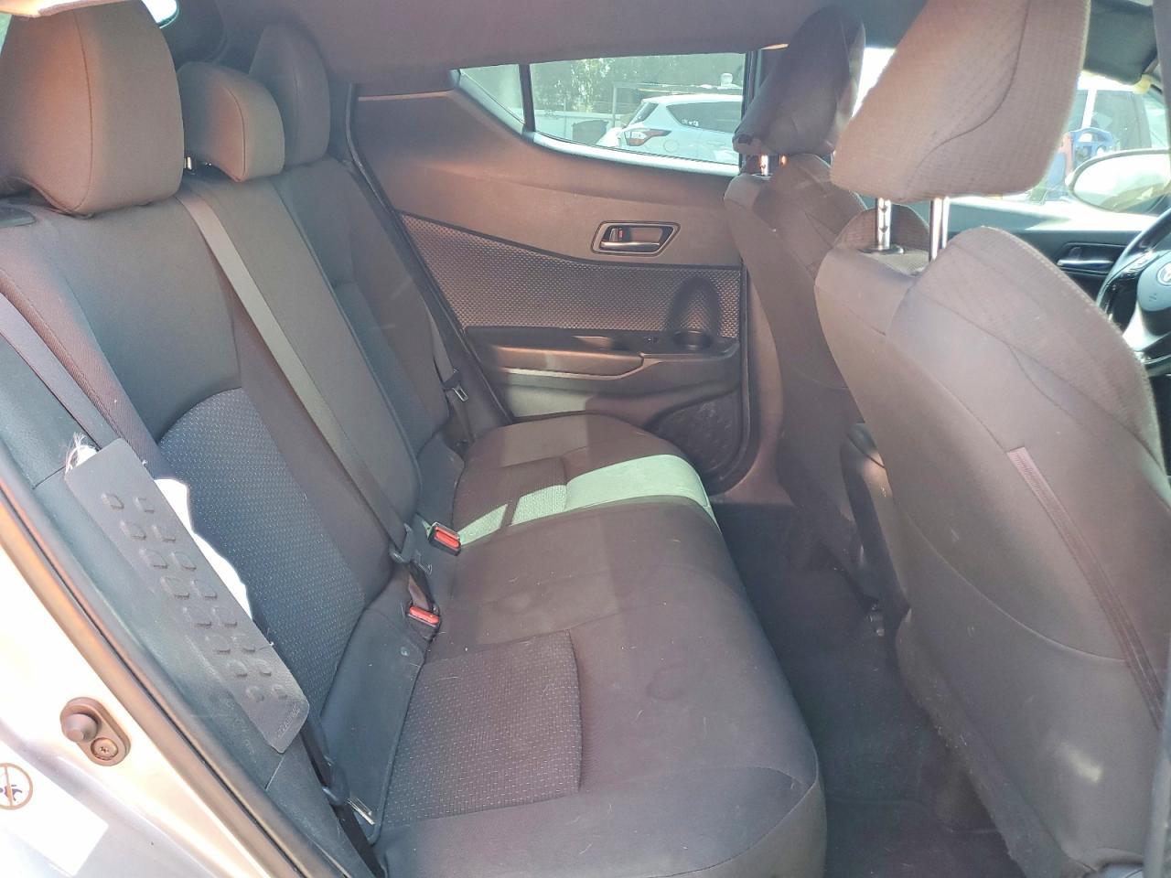 2018 Toyota C-Hr Xle - zdjęcie 10