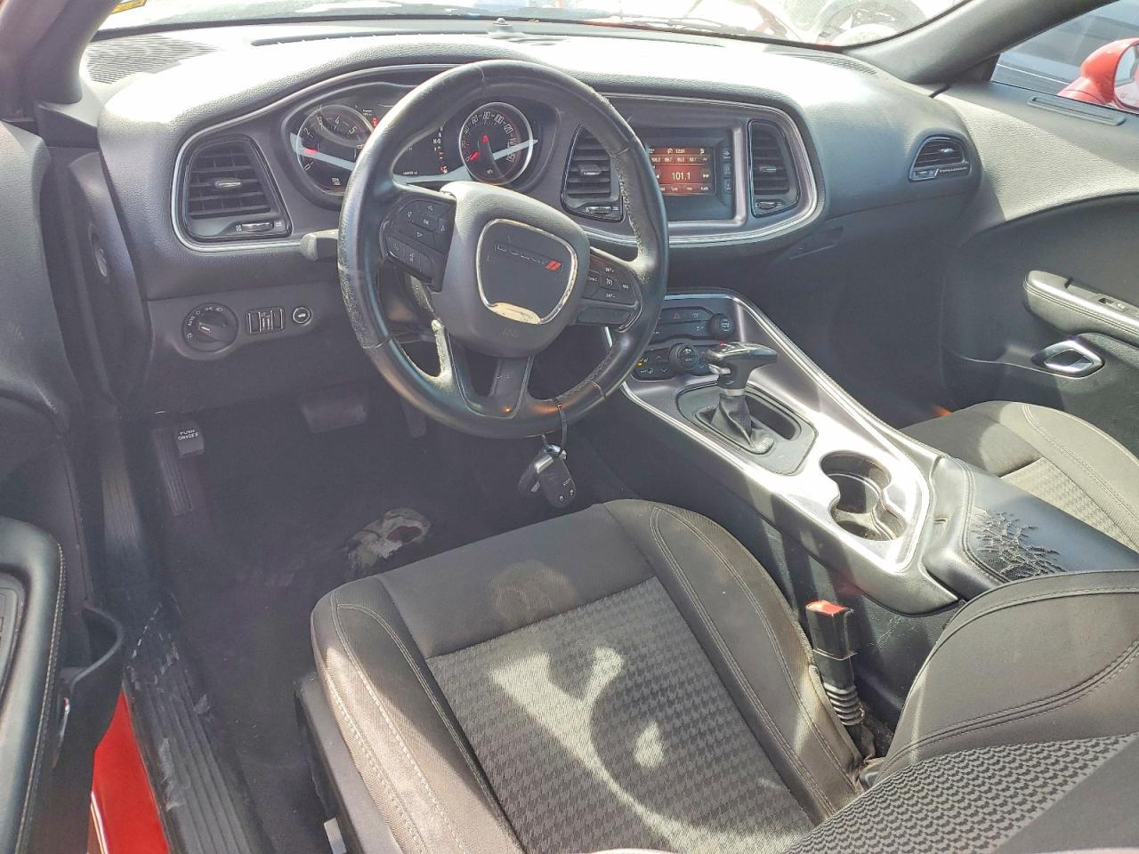 2017 Dodge Challenger Sxt - zdjęcie 8