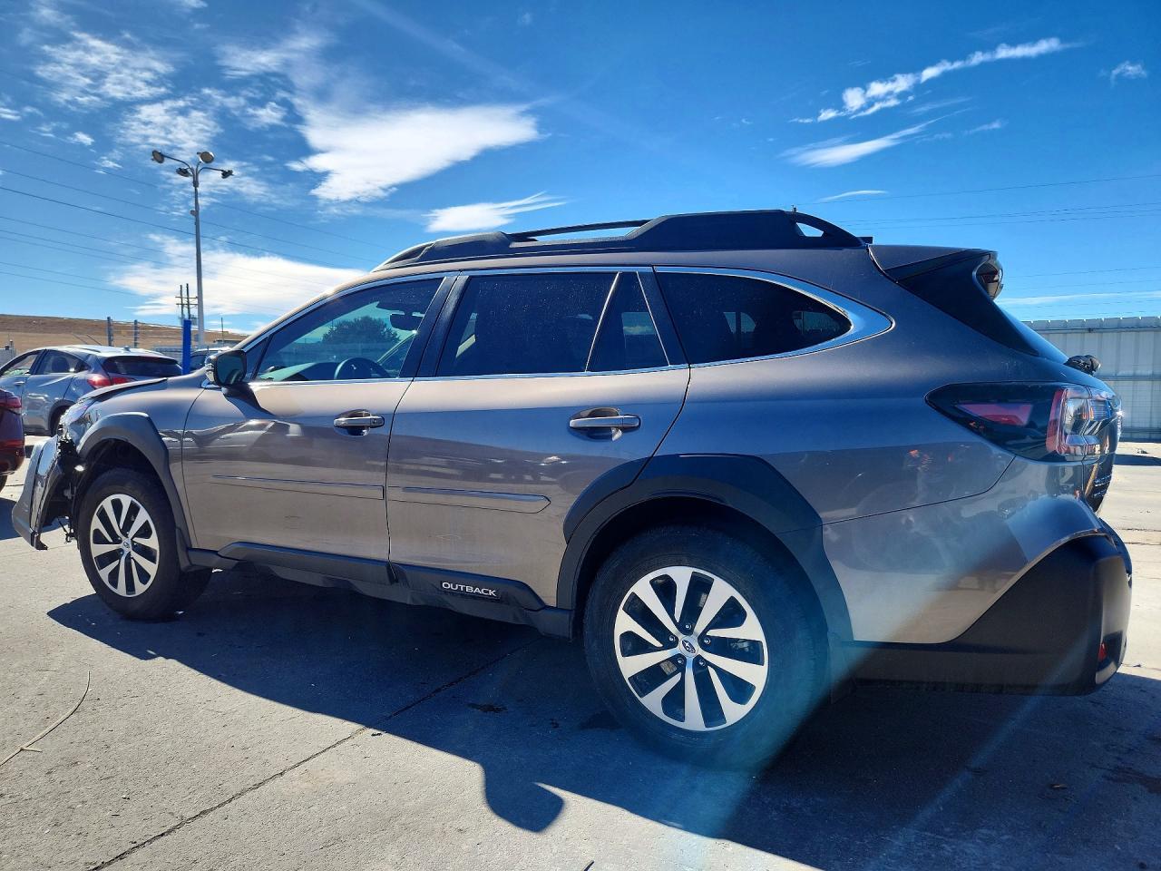 2023 Subaru Outback Premium - zdjęcie 2