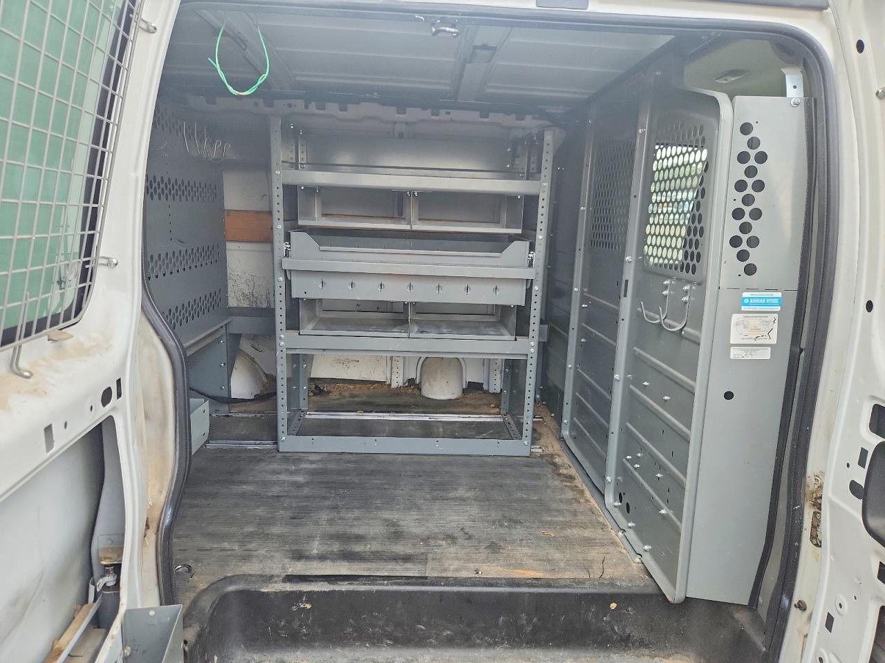 2017 Chevrolet Express G2500 - zdjęcie 11