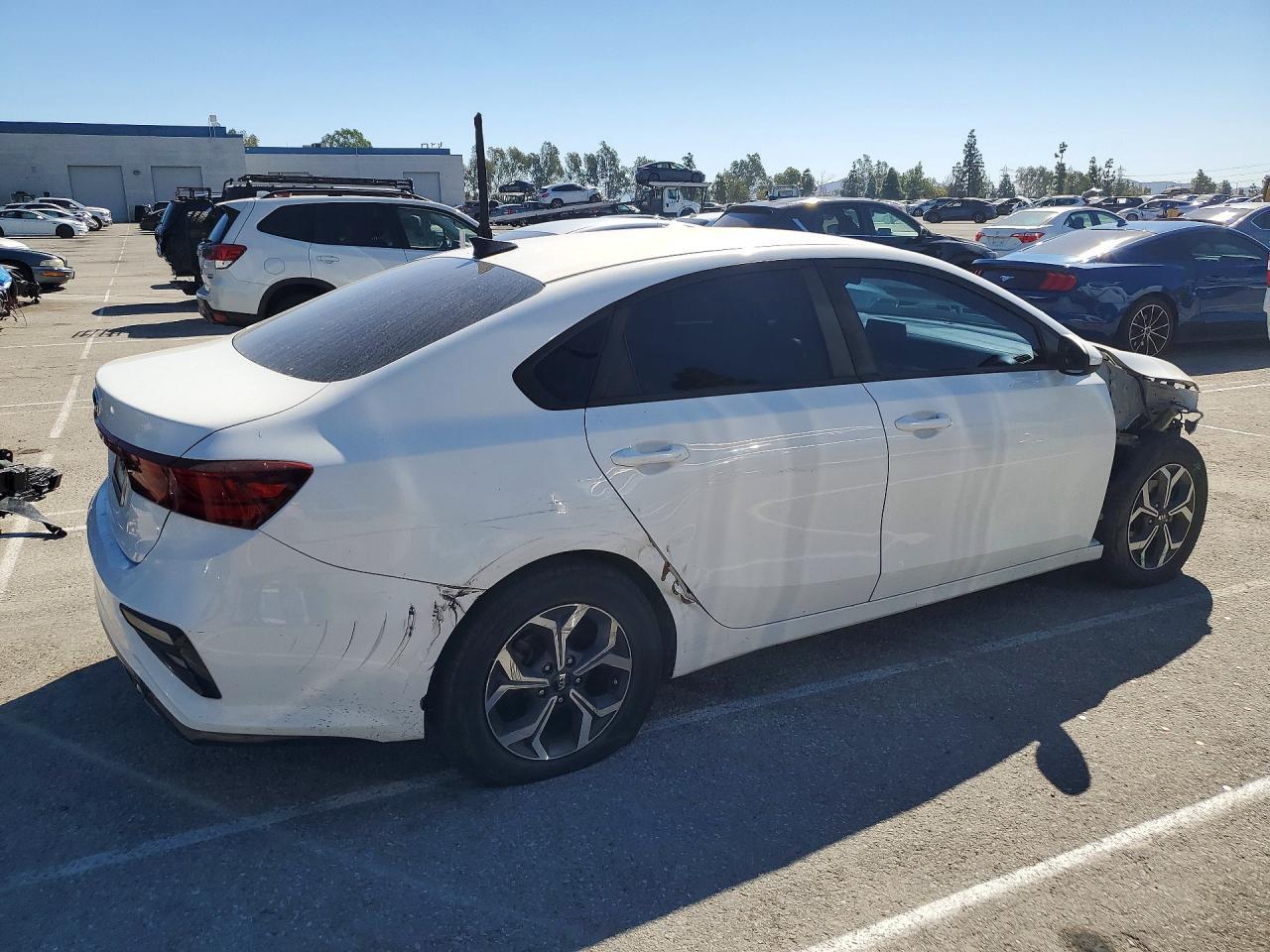 2019 Kia Forte Lxs - zdjęcie 3