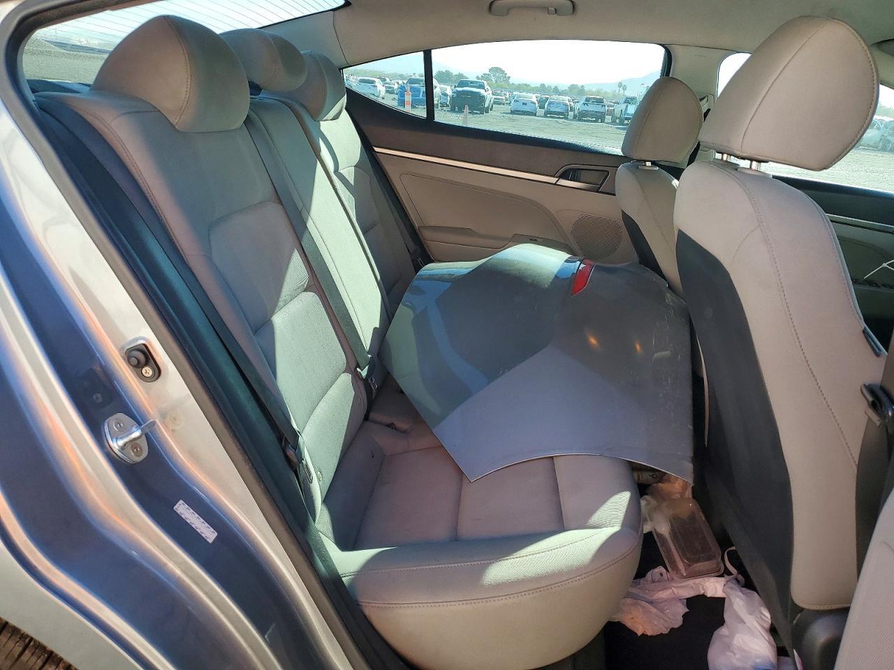 2018 Hyundai Elantra Se - zdjęcie 10