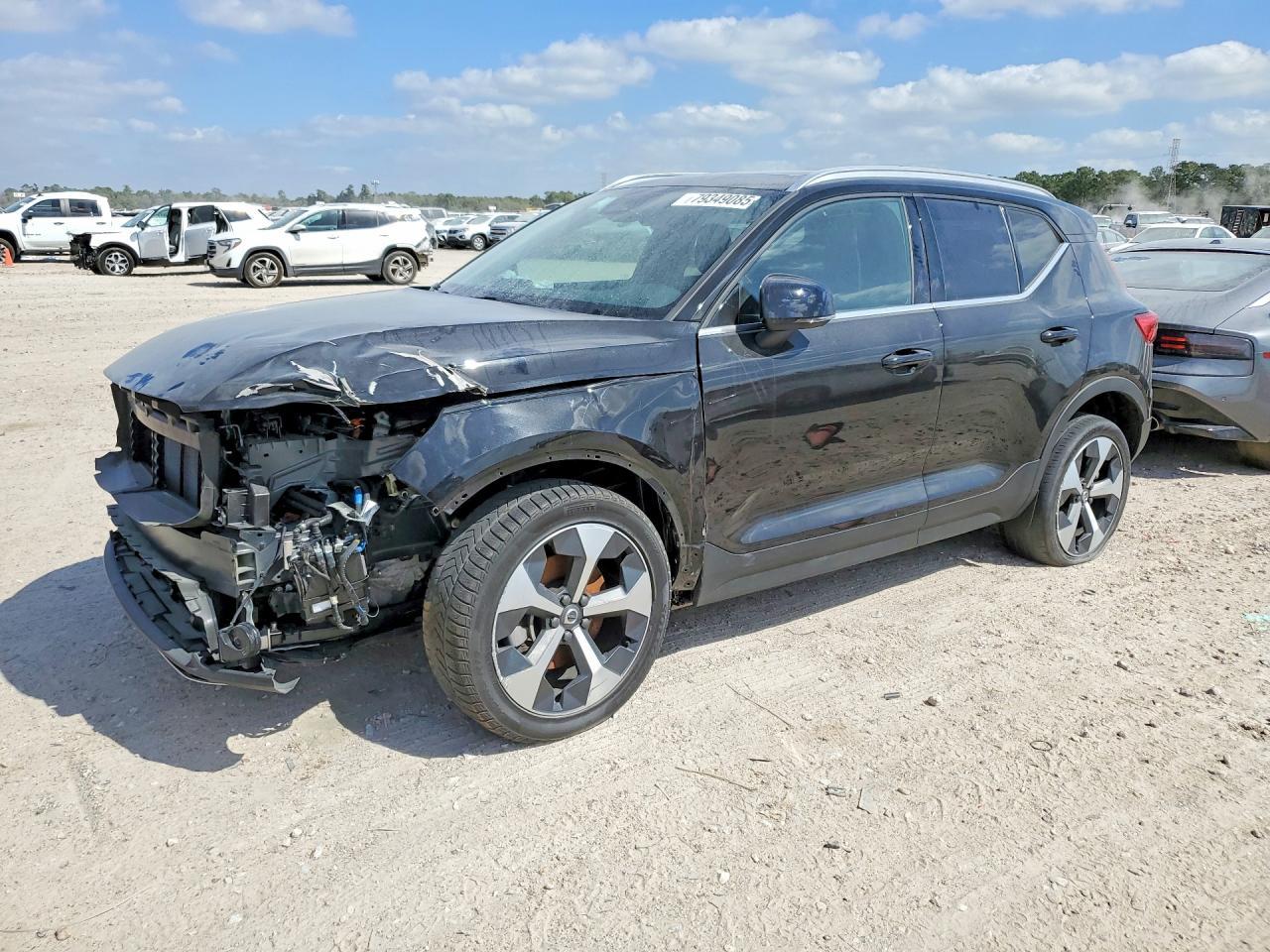 2025 Volvo Xc40 Core - zdjęcie główne