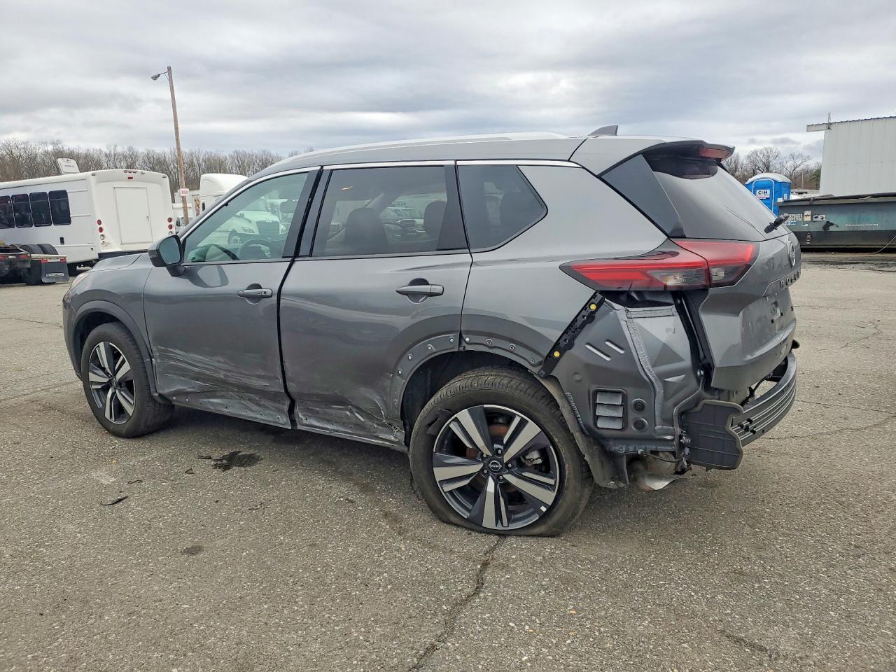 2026 Nissan Rogue Sl - zdjęcie 2