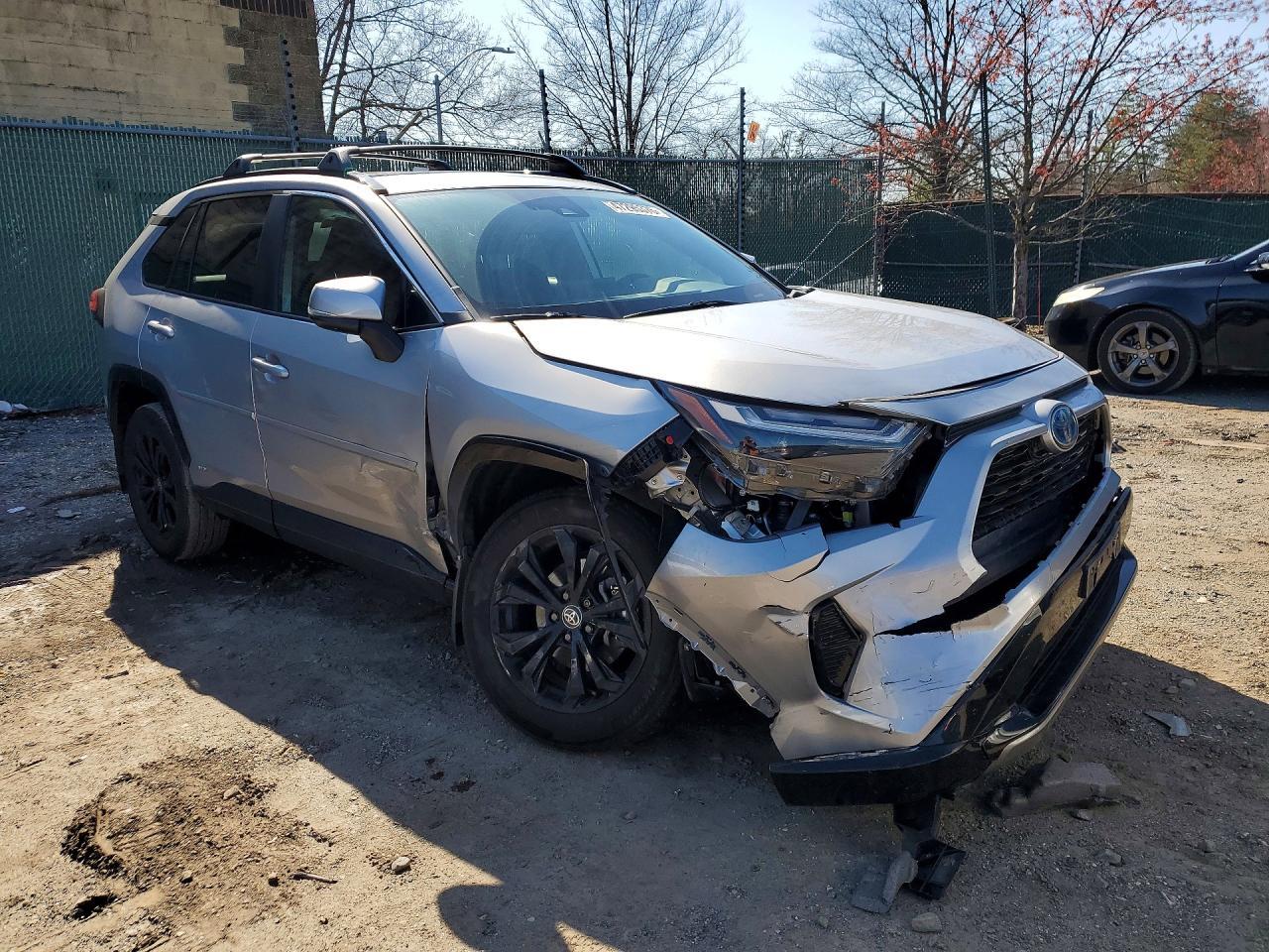2023 Toyota Rav4 Hybrid Se - zdjęcie 4