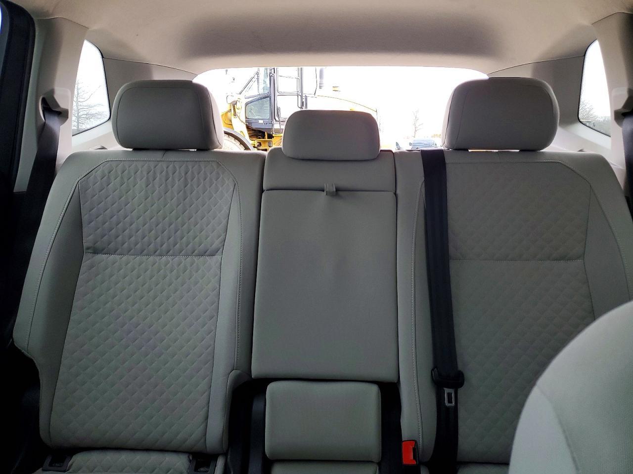 2018 Volkswagen Tiguan S - zdjęcie 10