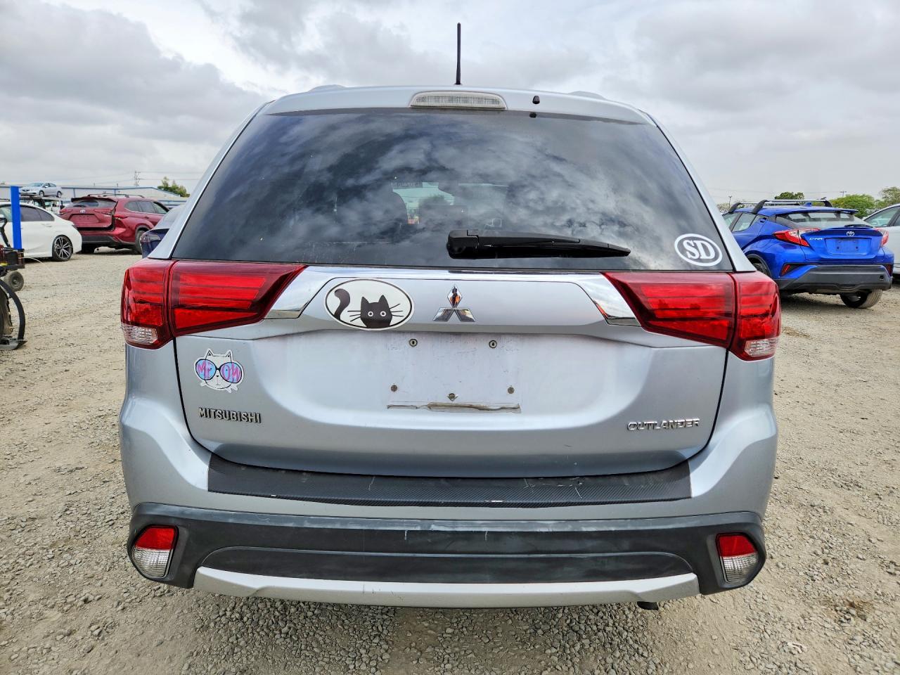 2016 Mitsubishi Outlander Es - zdjęcie 6