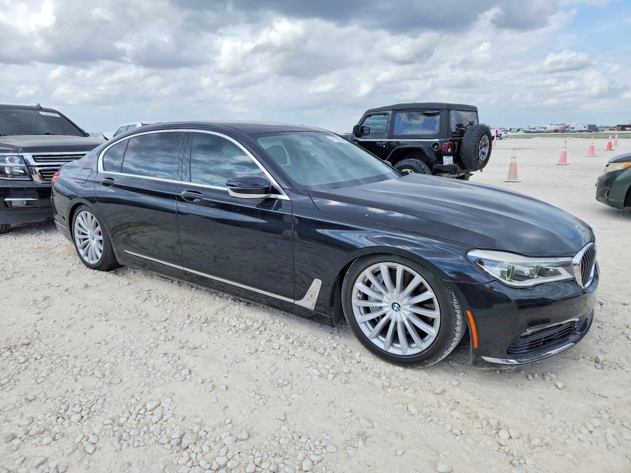 2016 BMW 750 I - zdjęcie 4