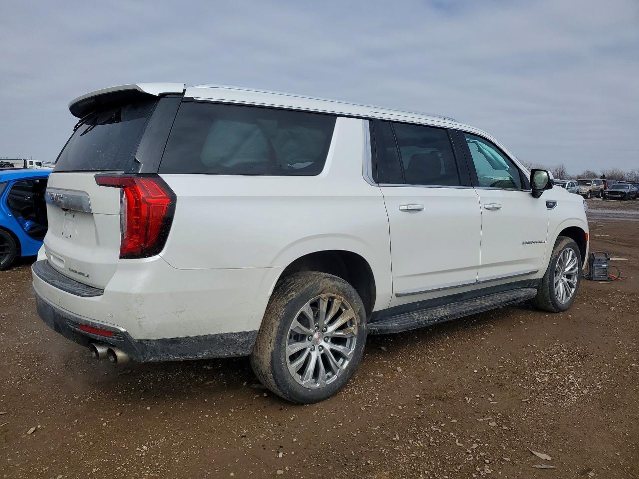2022 GMC Yukon Xl Denali - zdjęcie 3