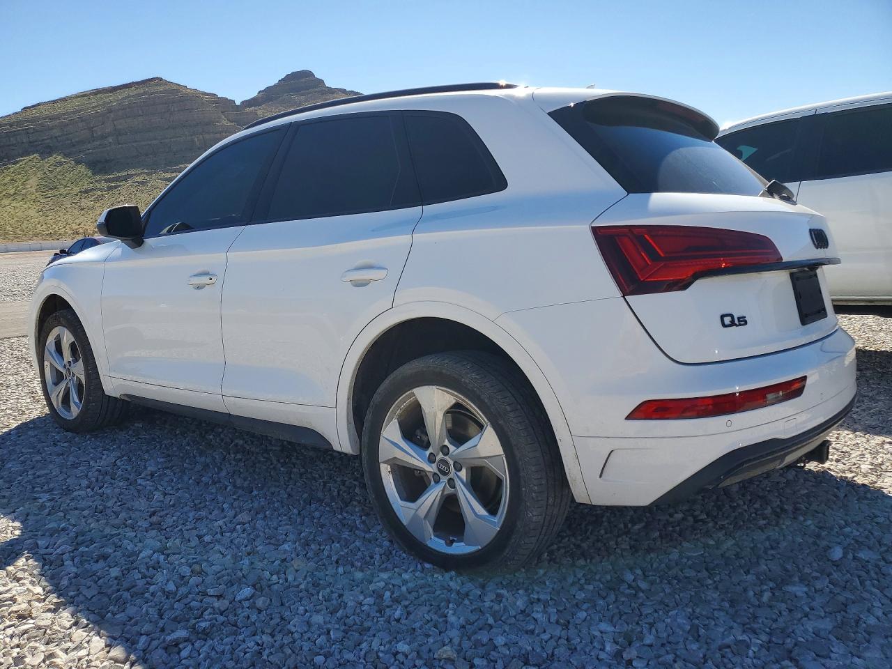 2021 Audi Q5 Premium Plus - zdjęcie 2