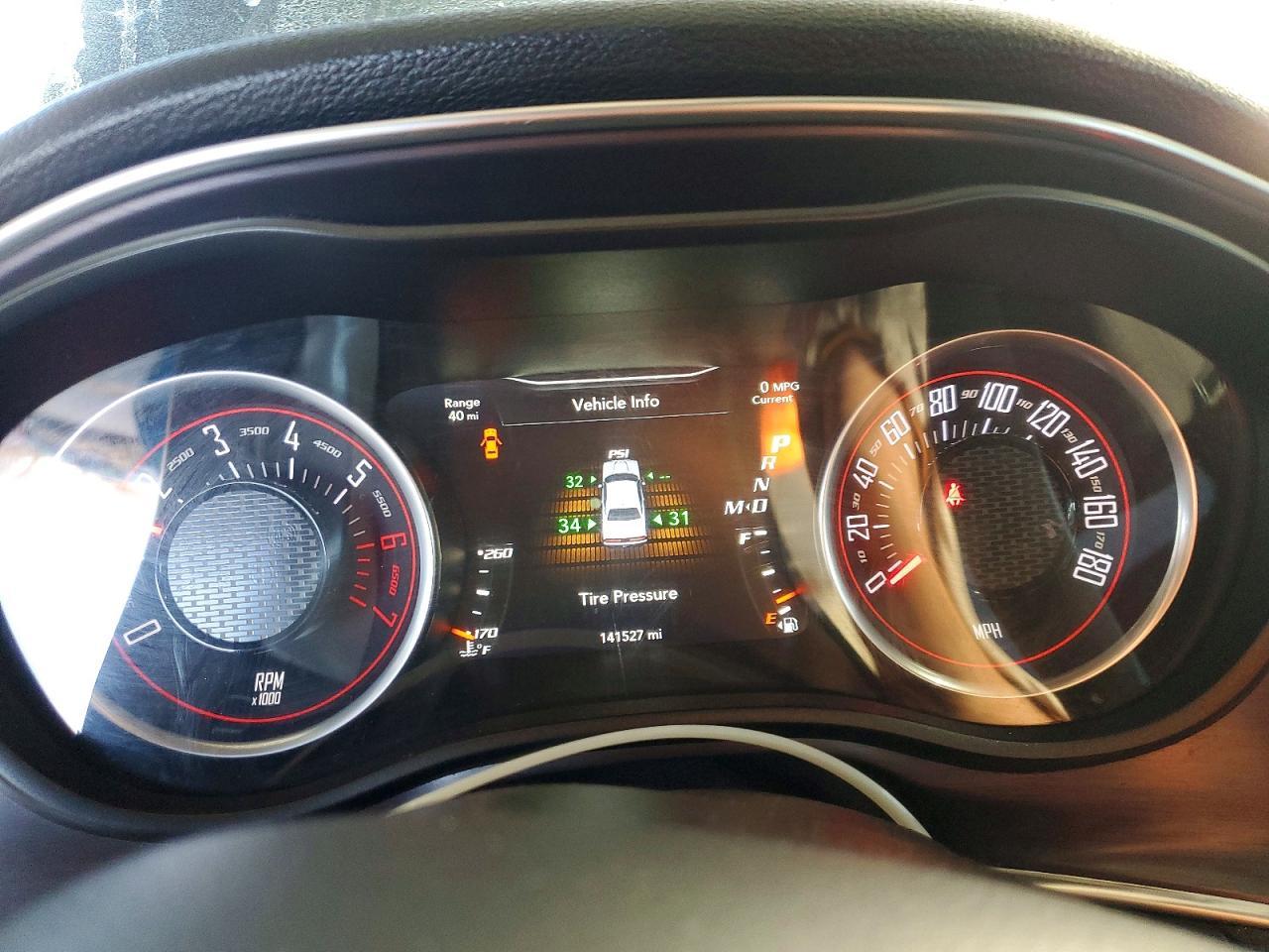 2016 Dodge Challenger R - zdjęcie 9