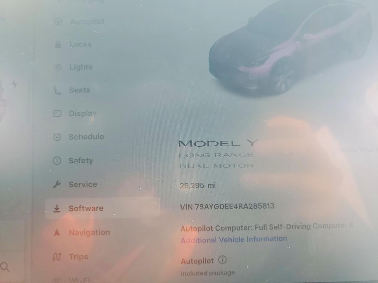 2024 Tesla Model Y - zdjęcie 9
