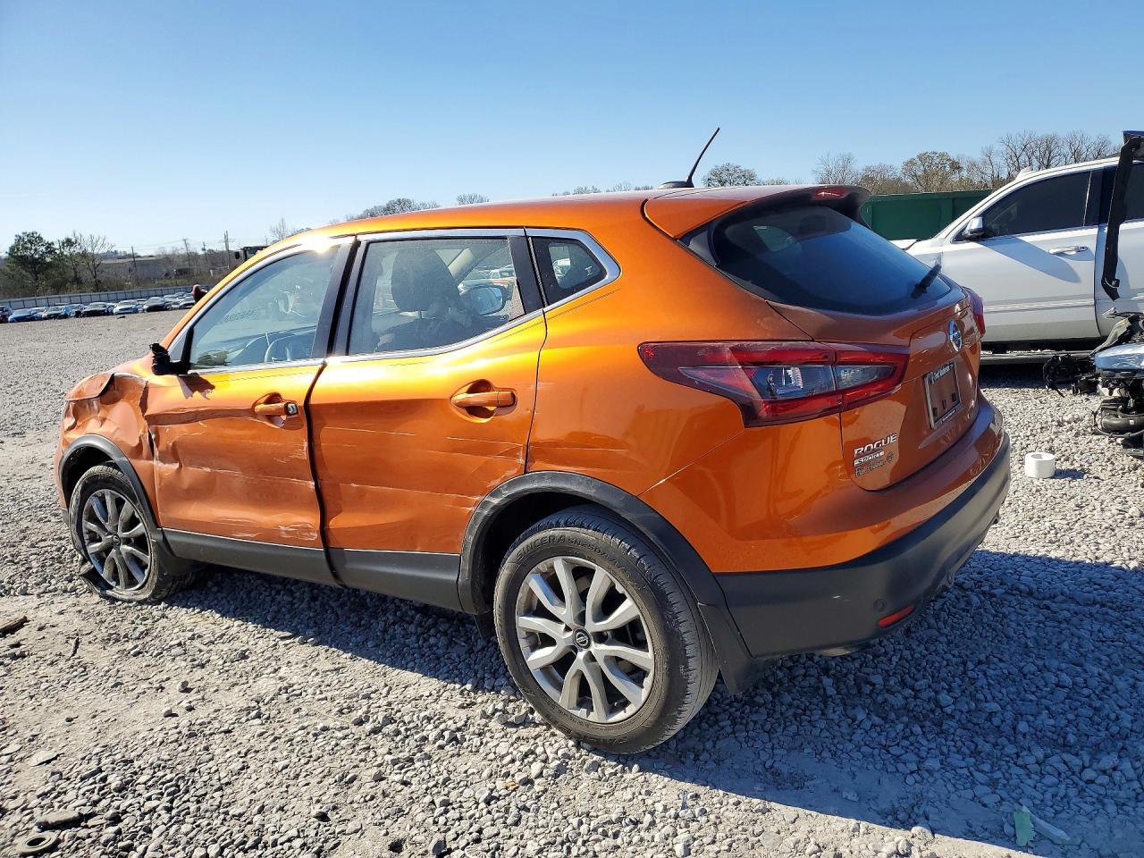 2022 Nissan Rogue Sport S - zdjęcie 2