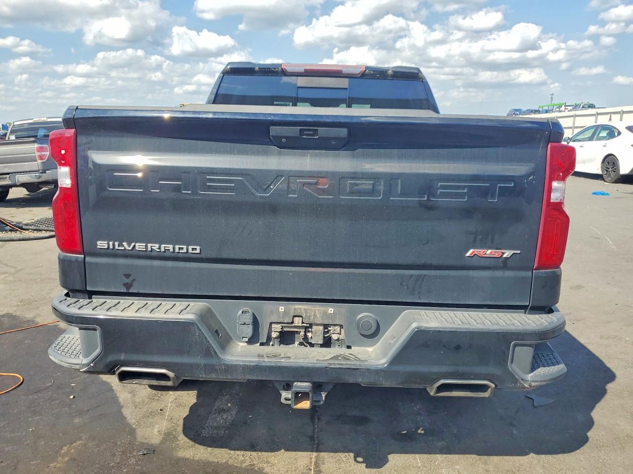 2020 Chevrolet Silverado Rst - zdjęcie 6