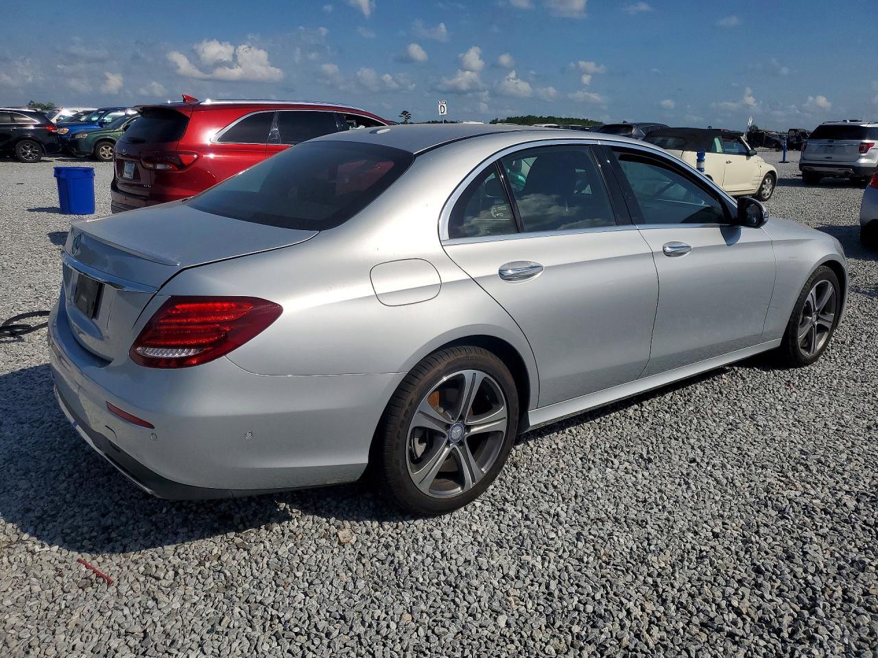 2017 Mercedes-Benz E 300 - zdjęcie 3
