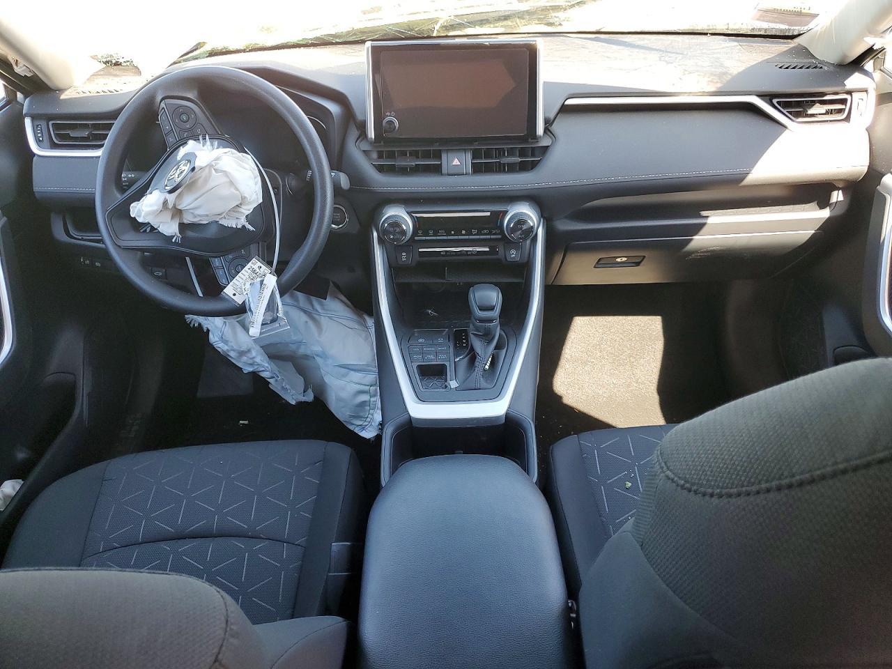 2025 Toyota Rav4 Xle - zdjęcie 8