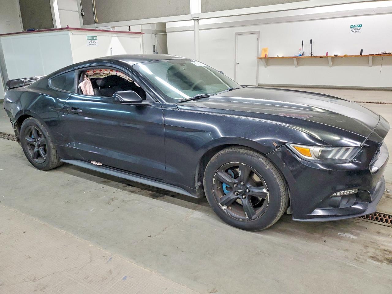 2015 Ford Mustang - zdjęcie 4