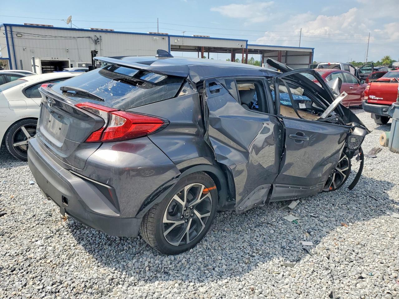 2019 Toyota C-Hr Xle - zdjęcie 3