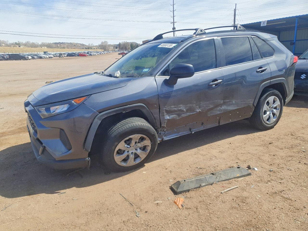 2020 Toyota Rav4 Le - zdjęcie główne