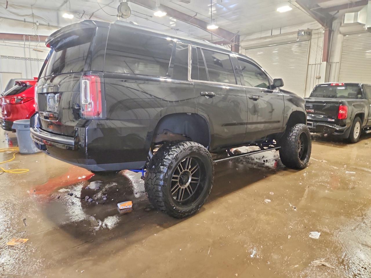 2017 GMC Yukon Slt - zdjęcie 3