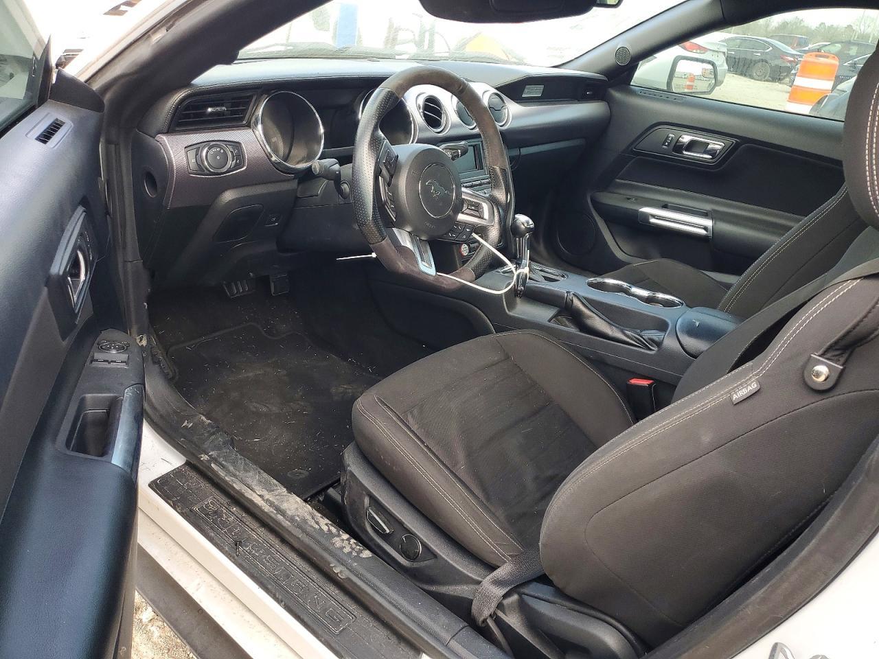 2015 Ford Mustang - zdjęcie 8