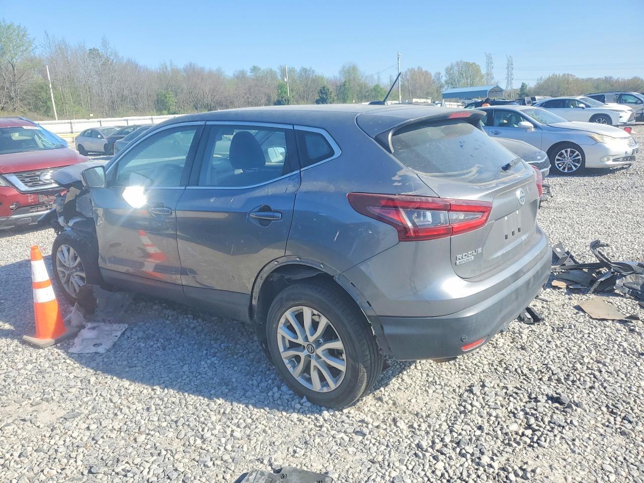 2021 Nissan Rogue Sport S - zdjęcie 2