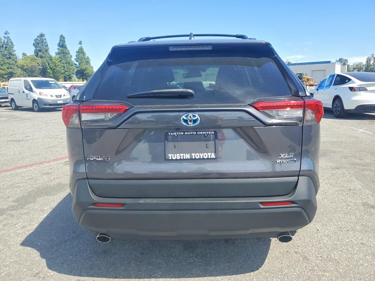 2021 Toyota Rav4 Hybrid Xle - zdjęcie 6