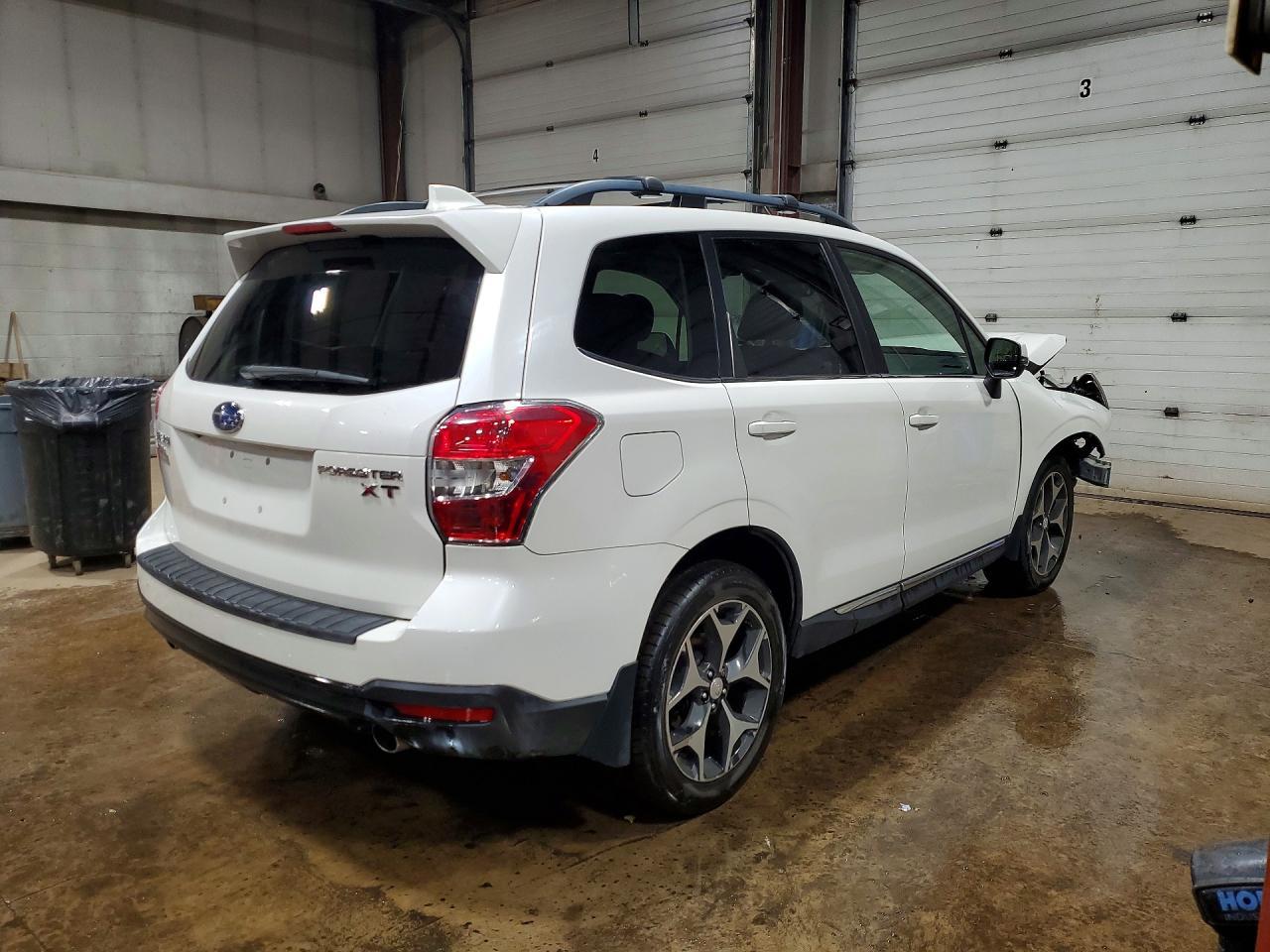 2016 Subaru Forester 2.0Xt Touring - zdjęcie 3