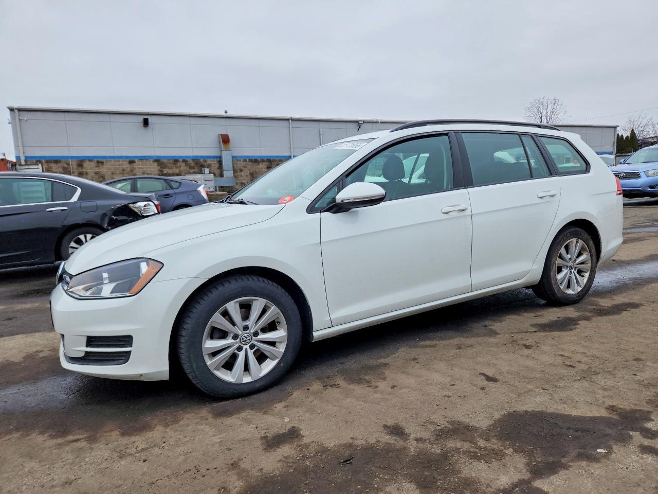 2017 Volkswagen Golf Sportwagen S - zdjęcie główne