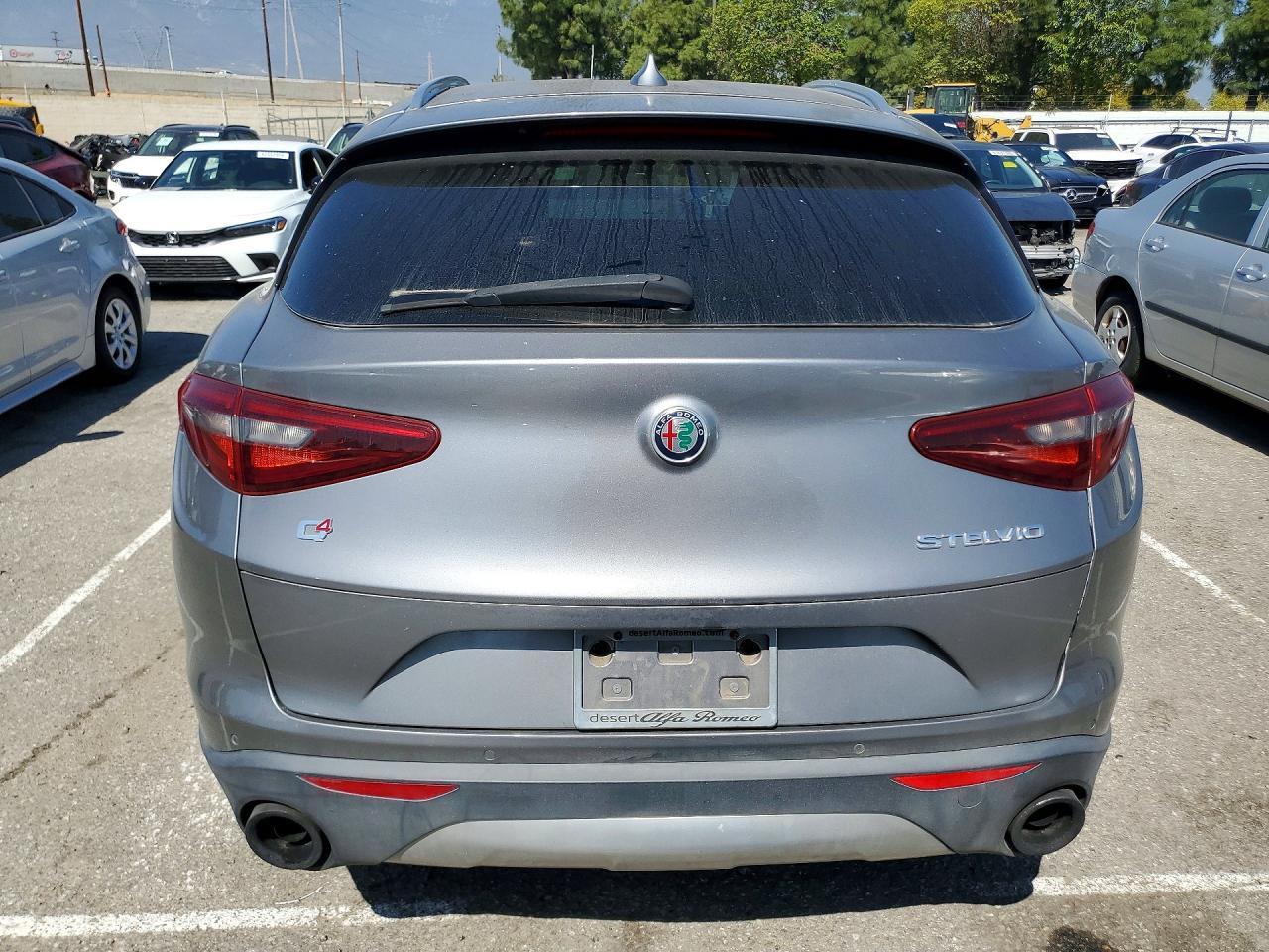 2018 Alfa Romeo Stelvio Ti - zdjęcie 6